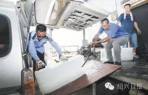 库存售罄 高温天催热 冰生意 50公斤的冰块,大昌水产一天要用500块
